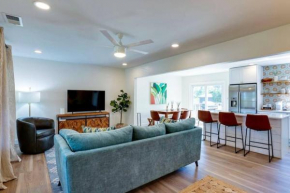 Contemporary Stylish Home btw DWTN Savannah&Tybee!